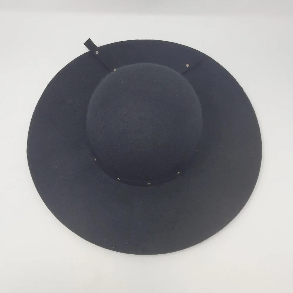 ECOTE URBAN OUTFITTERS 100% WOOL BLACK FLOPPY HAT BRASS STUDDED BAND WOMEN OS